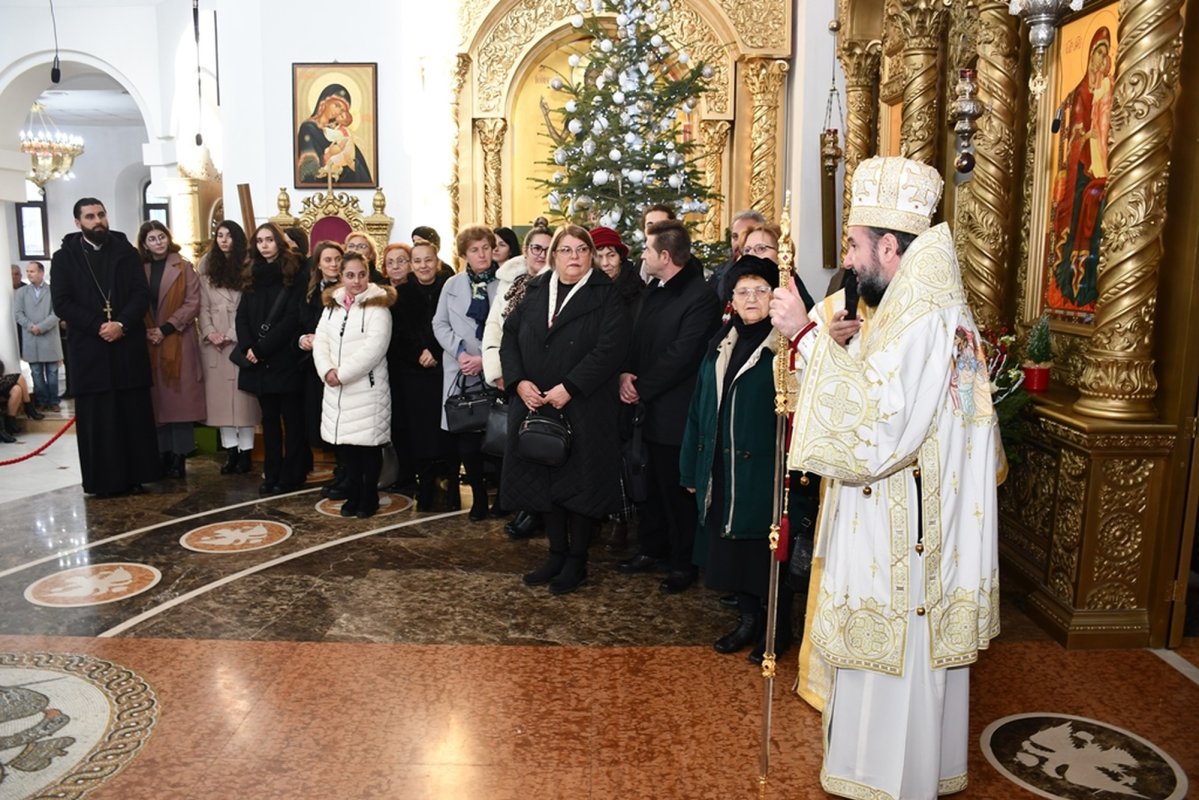 Sfânta Liturghie în zi de praznic la Catedrala Episcopală din Caransebeș 282480