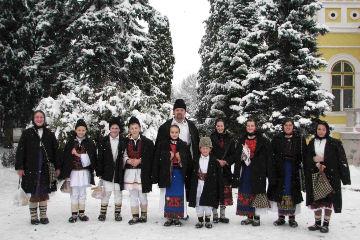 „Folclorul reprezintă toată bogăția spirituală moștenită de la strămoși” 282568