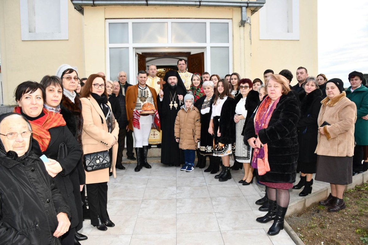 Sărbători luminoase pentru credincioșii din Caraș‑Severin 282612