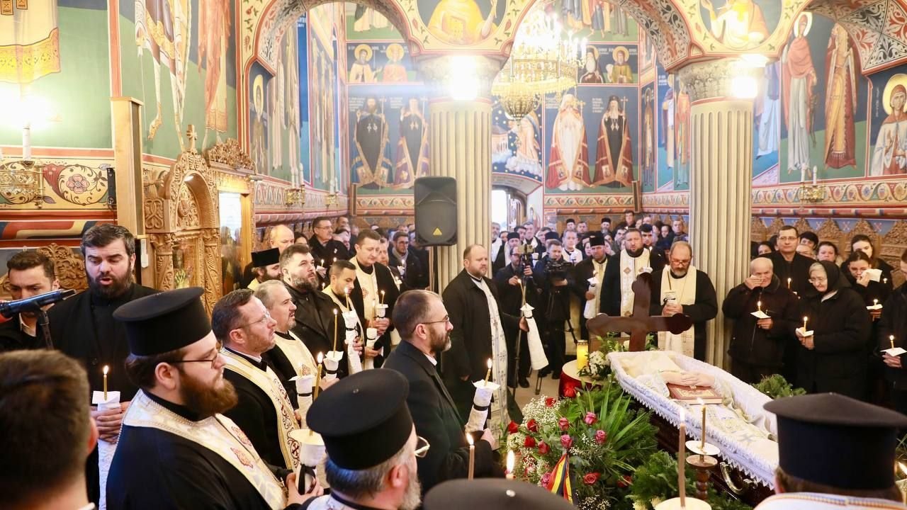 Părintele profesor Daniel Buda a fost înmormântat în cimitirul Mănăstirii Rohia 282675