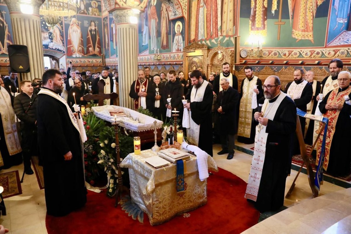 Părintele profesor Daniel Buda a fost înmormântat în cimitirul Mănăstirii Rohia 282677