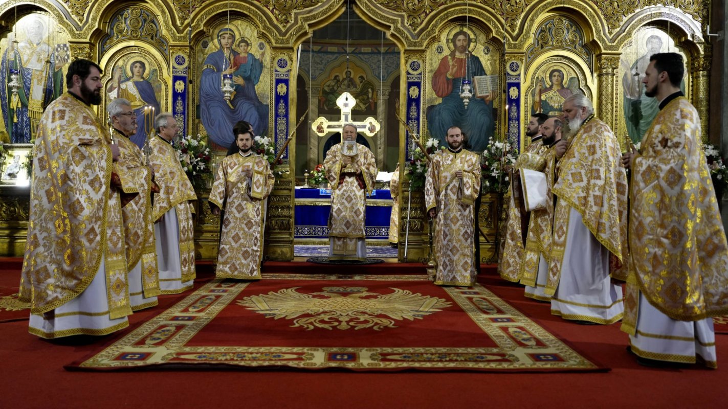 Liturghie arhierească în 1 ianuarie la Sibiu 282889