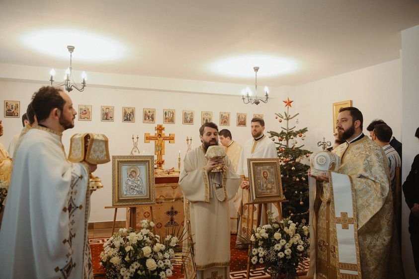 Parohia „Sfântul Ierarh Silvestru” din Cluj-Napoca şi-a serbat ocrotitorul spiritual 283037