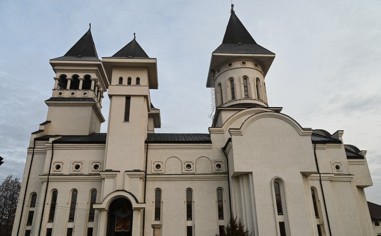 Slujirile ierarhilor hunedoreni la praznicul Tăierii‑împrejur cea după trup a Domnului 283040