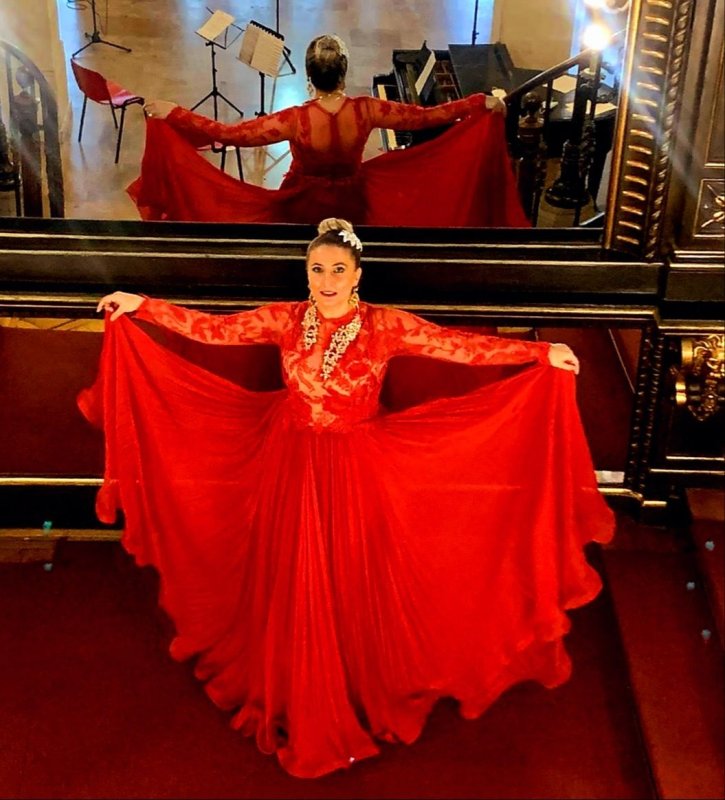 Arlinda Morava: „Un trandafir și un spin pot răsări din același tufiș” 283058