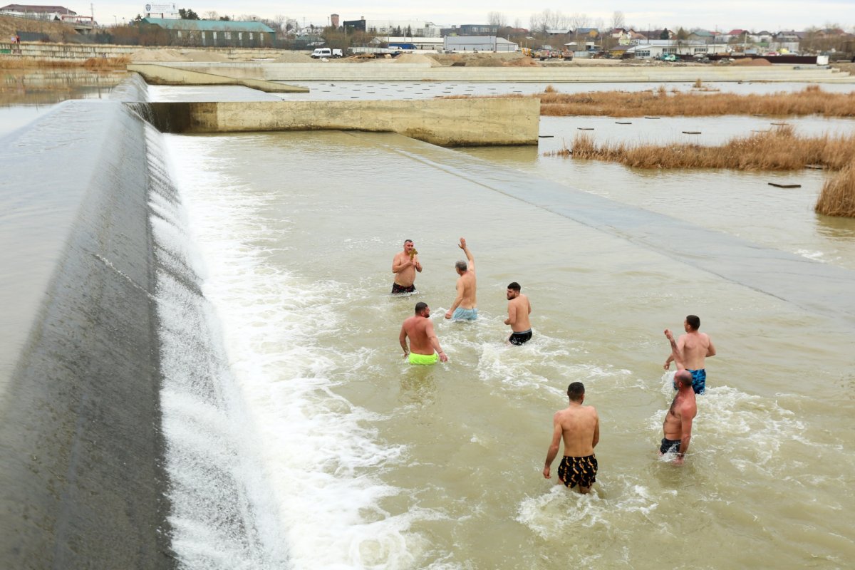 Binecuvântarea Iordanului pentru credincioșii din Buzău 283377