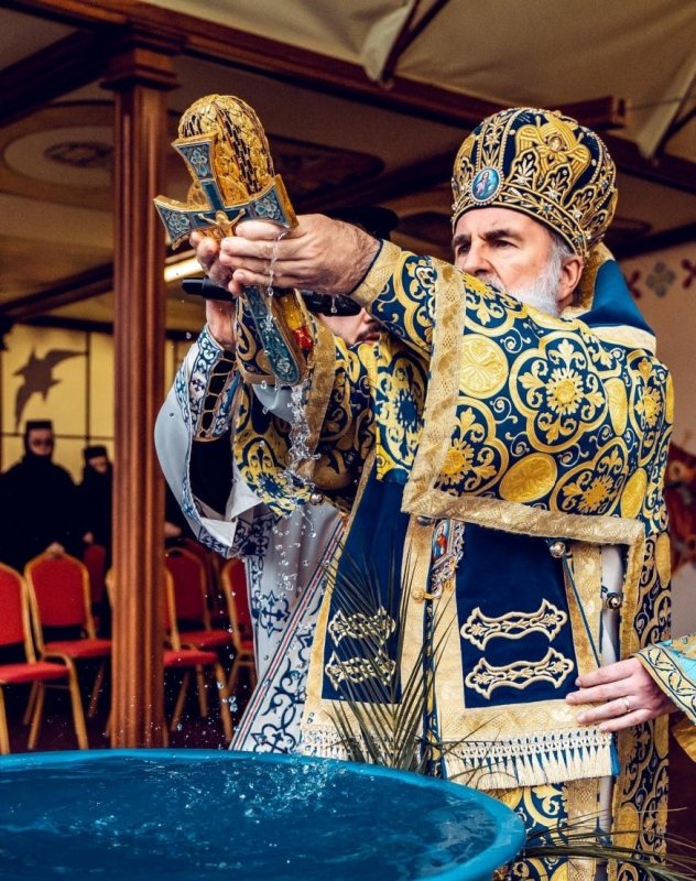 Botezul Domnului la Catedrala Arhiepiscopală din Roman 283432