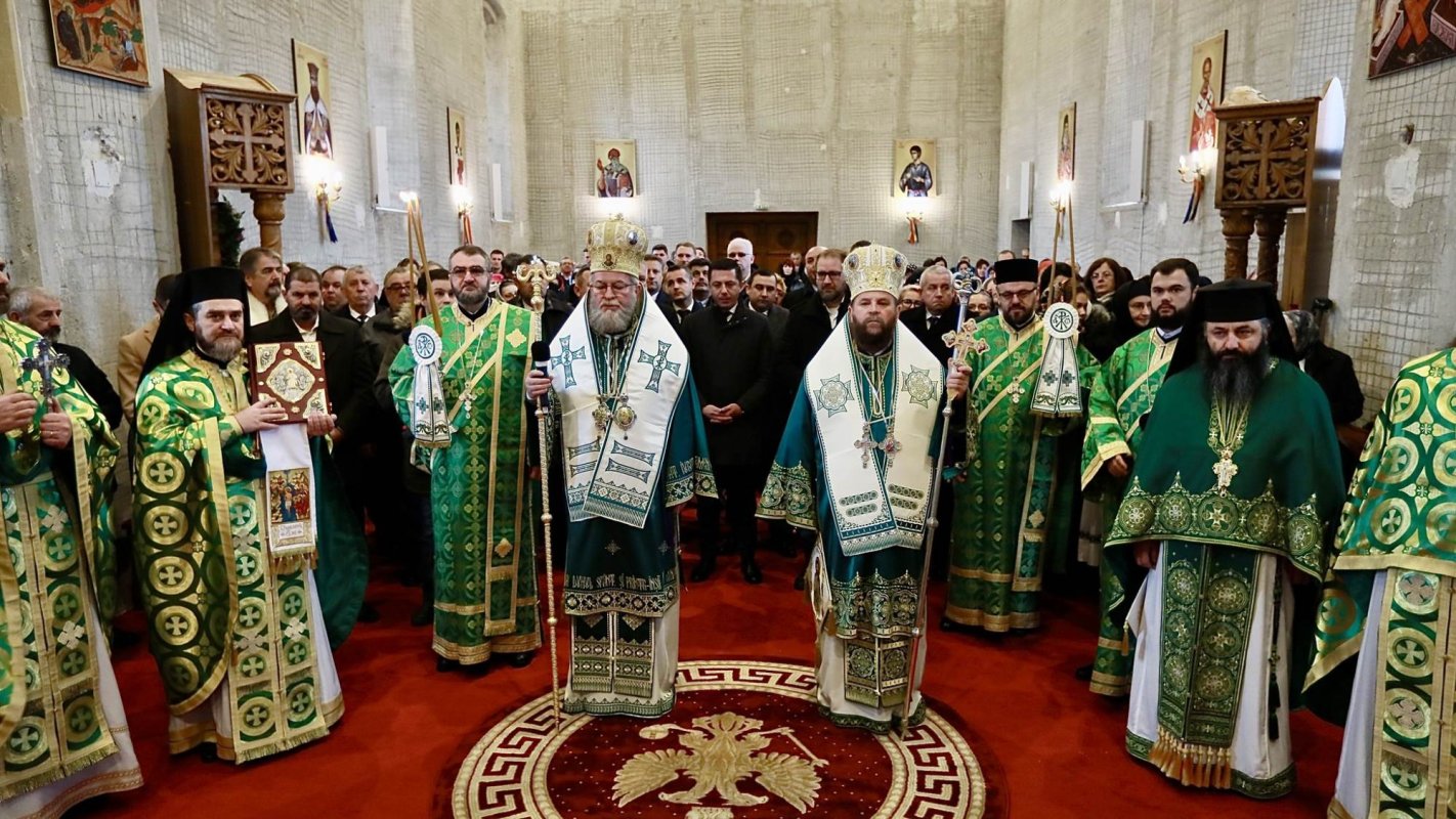Slujire arhierească la Mănăstirea Scărişoara Nouă 283664
