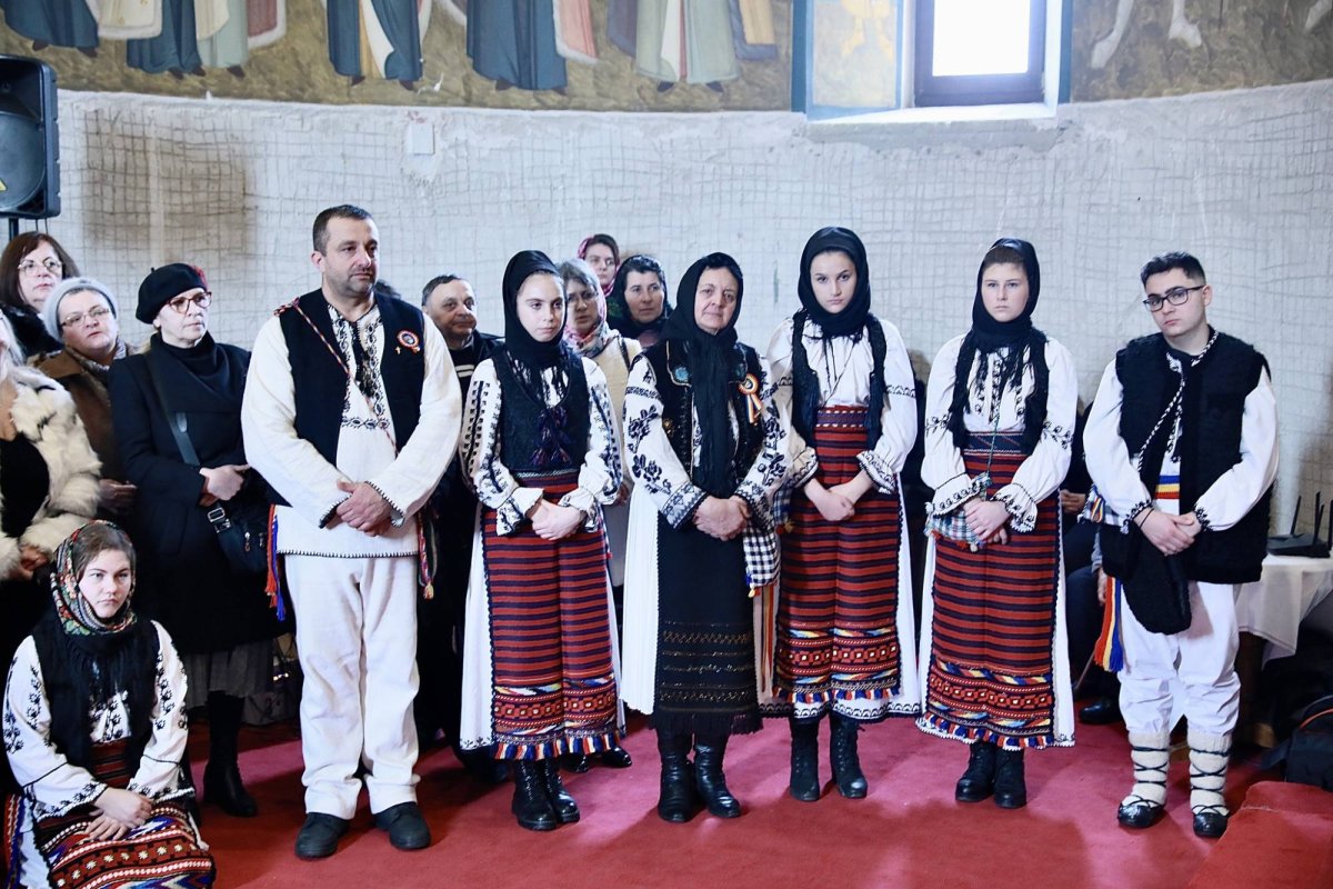 Slujire arhierească la Mănăstirea Scărişoara Nouă 283667