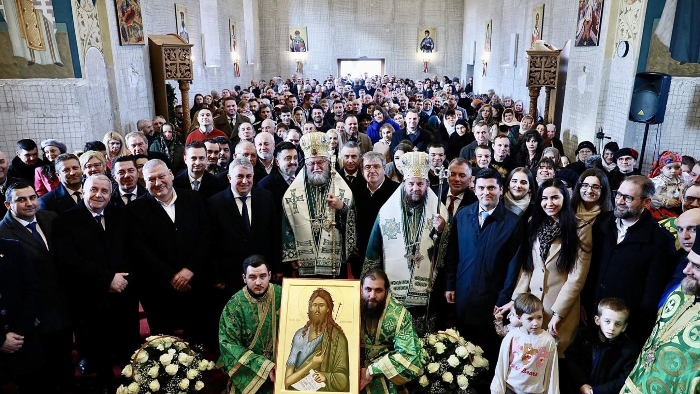 Slujire arhierească la Mănăstirea Scărişoara Nouă 283668