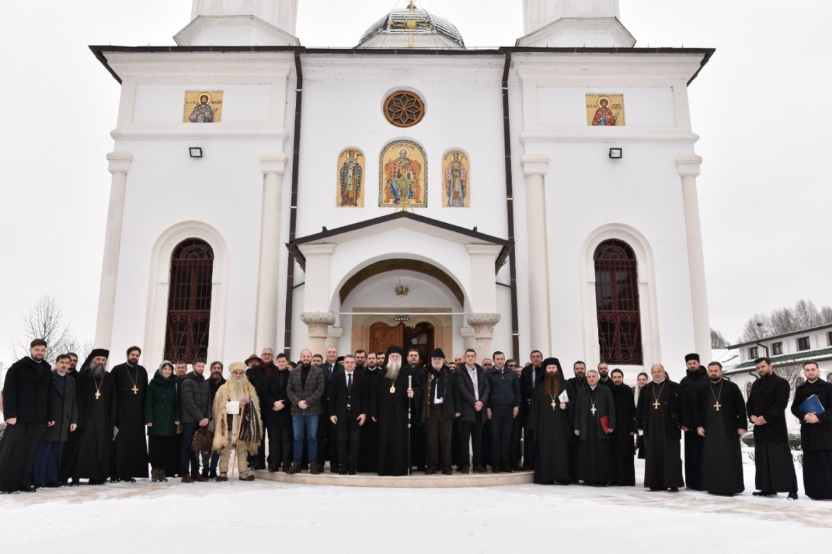 Slujire și filantropie în Arhiepiscopia Râmnicului 283676