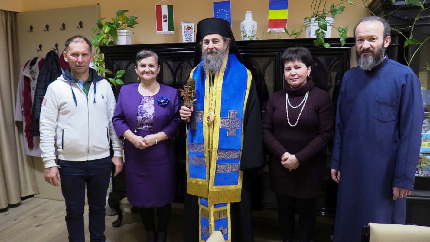 Binecuvântarea cu apă sfințită a instituțiilor românești din Giula 283871