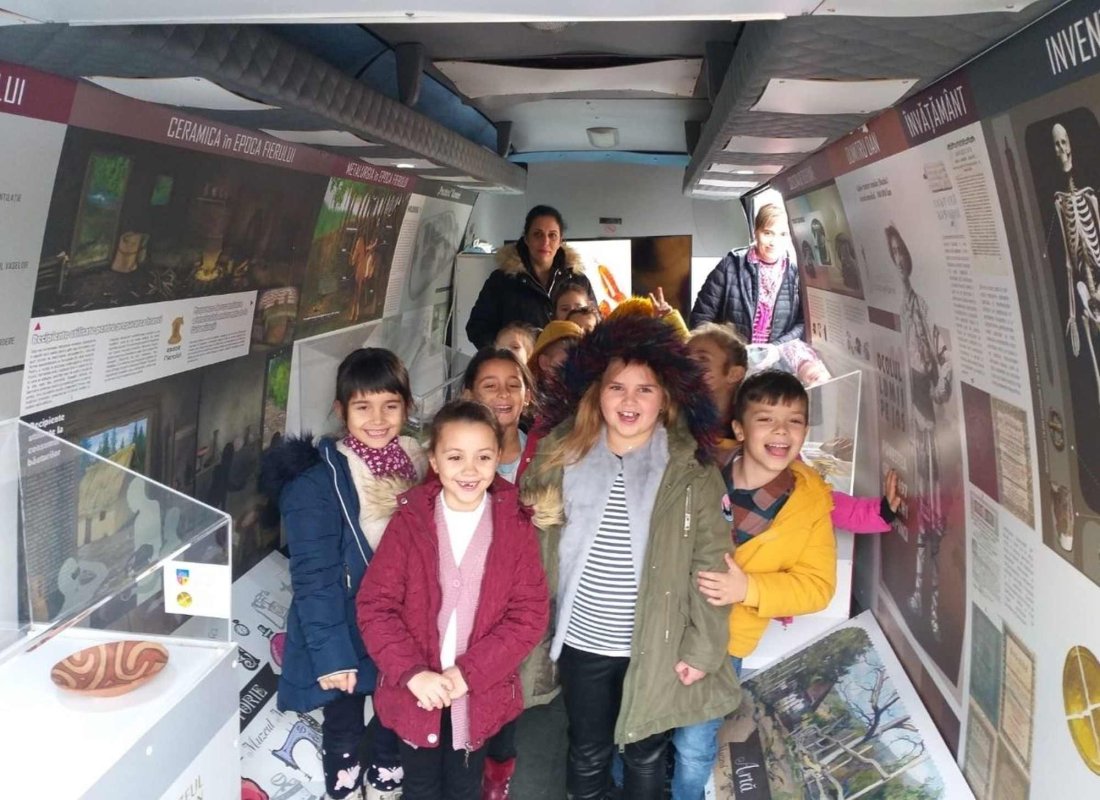 Muzeu pe roți pentru elevii din județul Buzău  283818