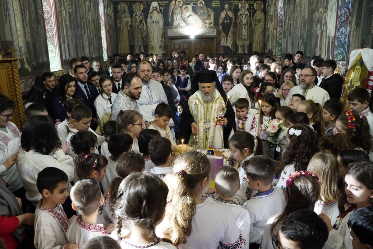 Eveniment cultural la Seminarul Teologic „Sfântul Andrei” din Galaţi  284068