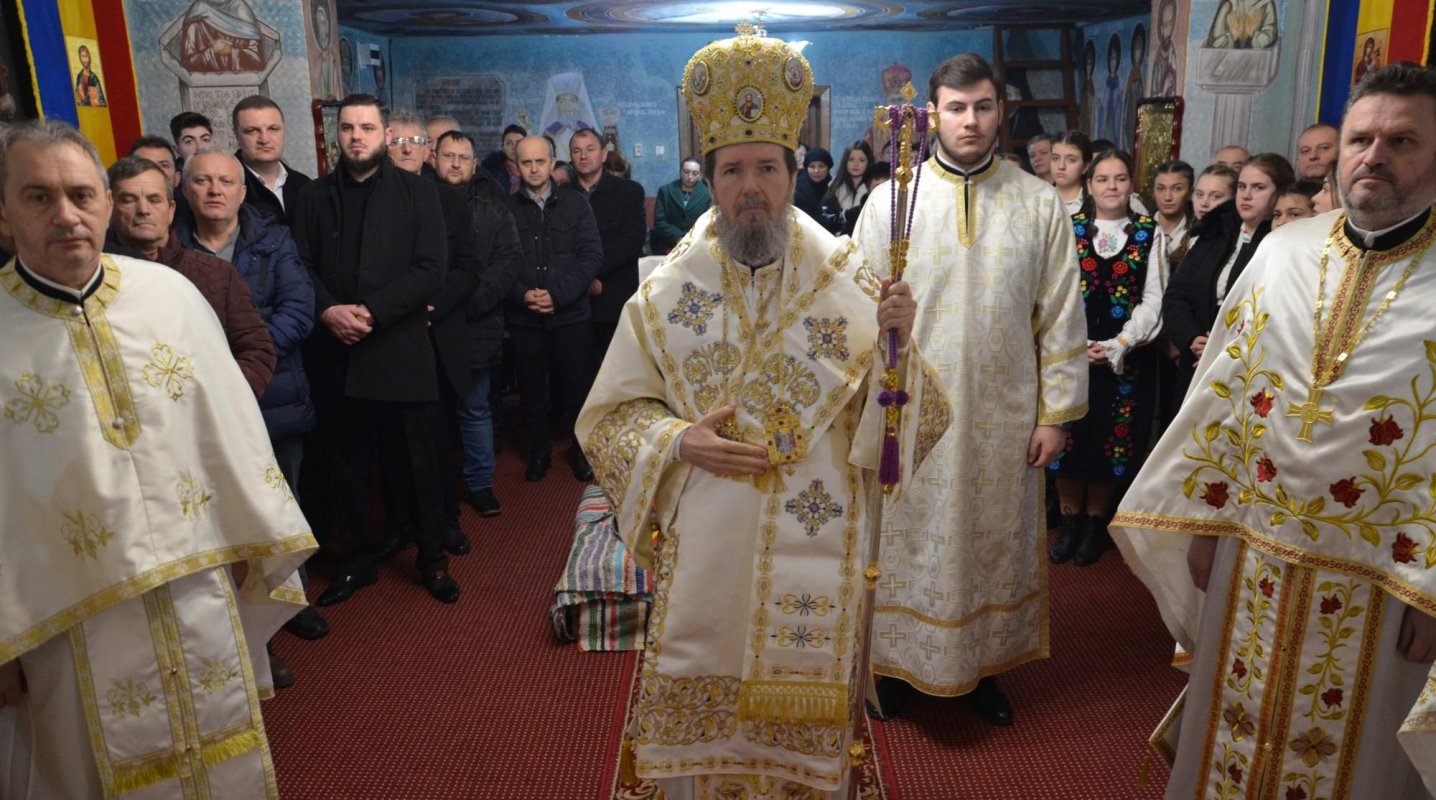 Prezență arhierească în Parohia Bălaia 284081