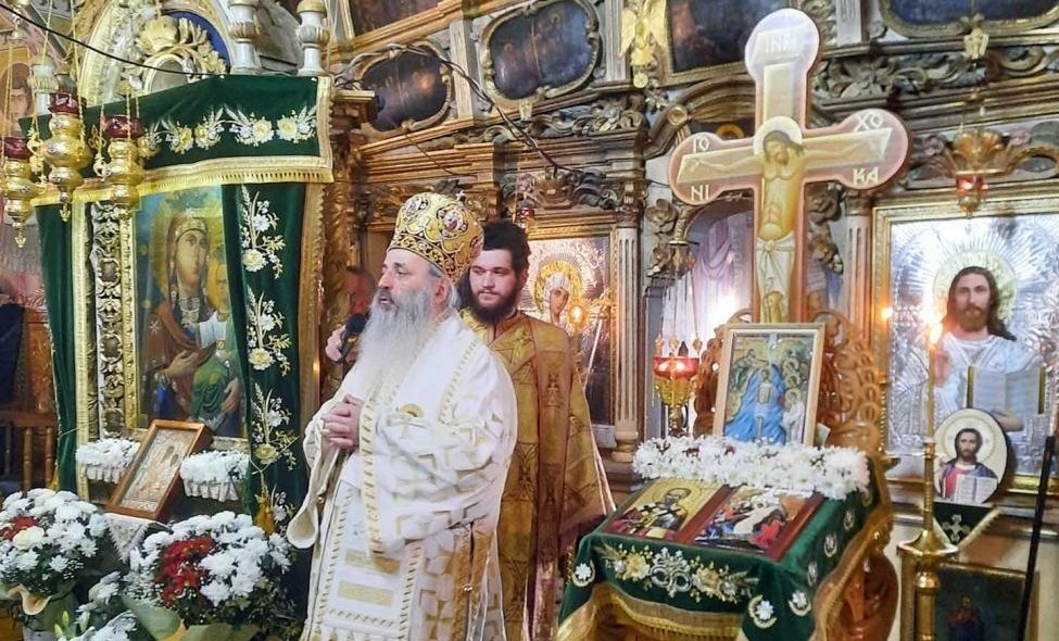 Sfințire de ansamblu parohial în Pipirig 284045