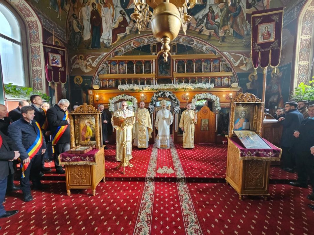 Sfințire de capelă mortuară în Parohia Poiana Vadului 284063