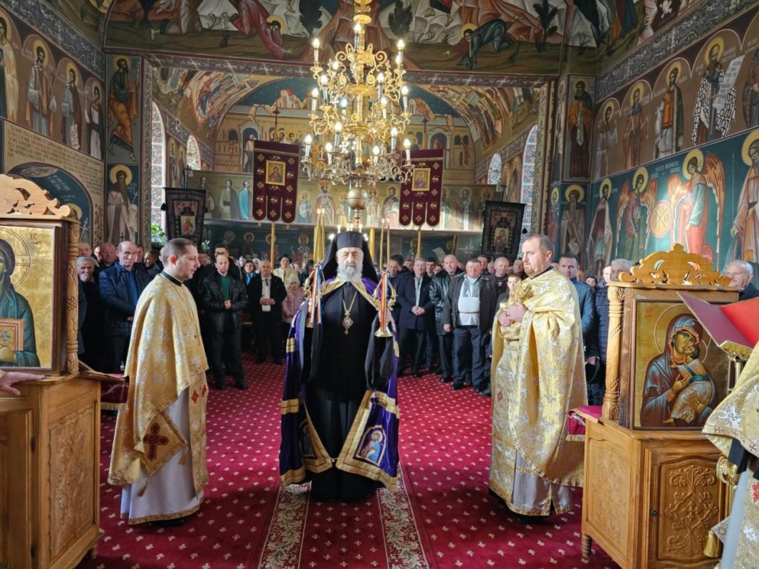 Sfințire de capelă mortuară în Parohia Poiana Vadului 284064