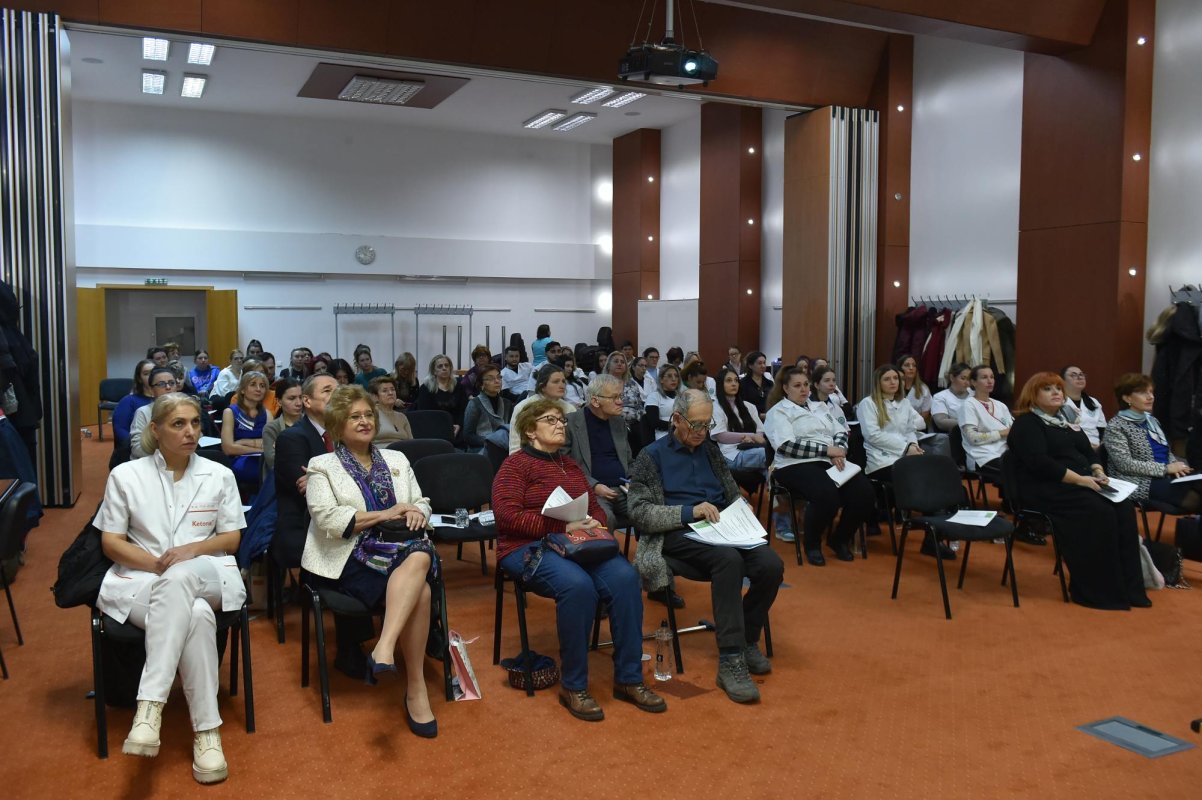 Sesiune științifică dedicată îngrijirii paliative în Capitală  284169