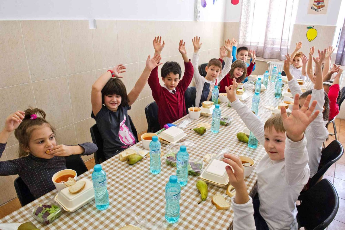 Masă sănătoasă pentru 420.000 de copii 284376