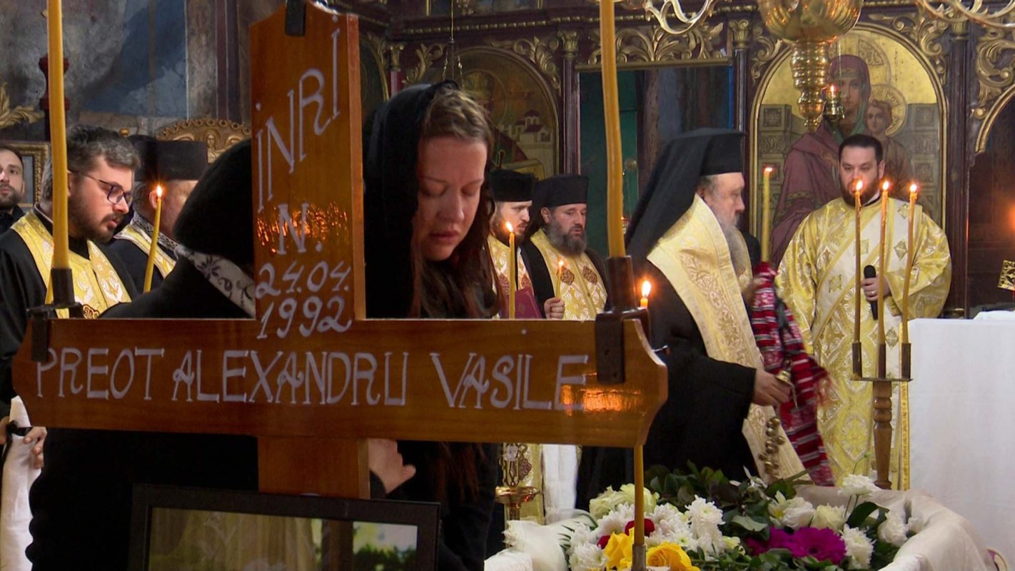 Preotul Vasile Alexandru (1992-2024) - slujitor tânăr, vrednic și harnic al parohiei 284432