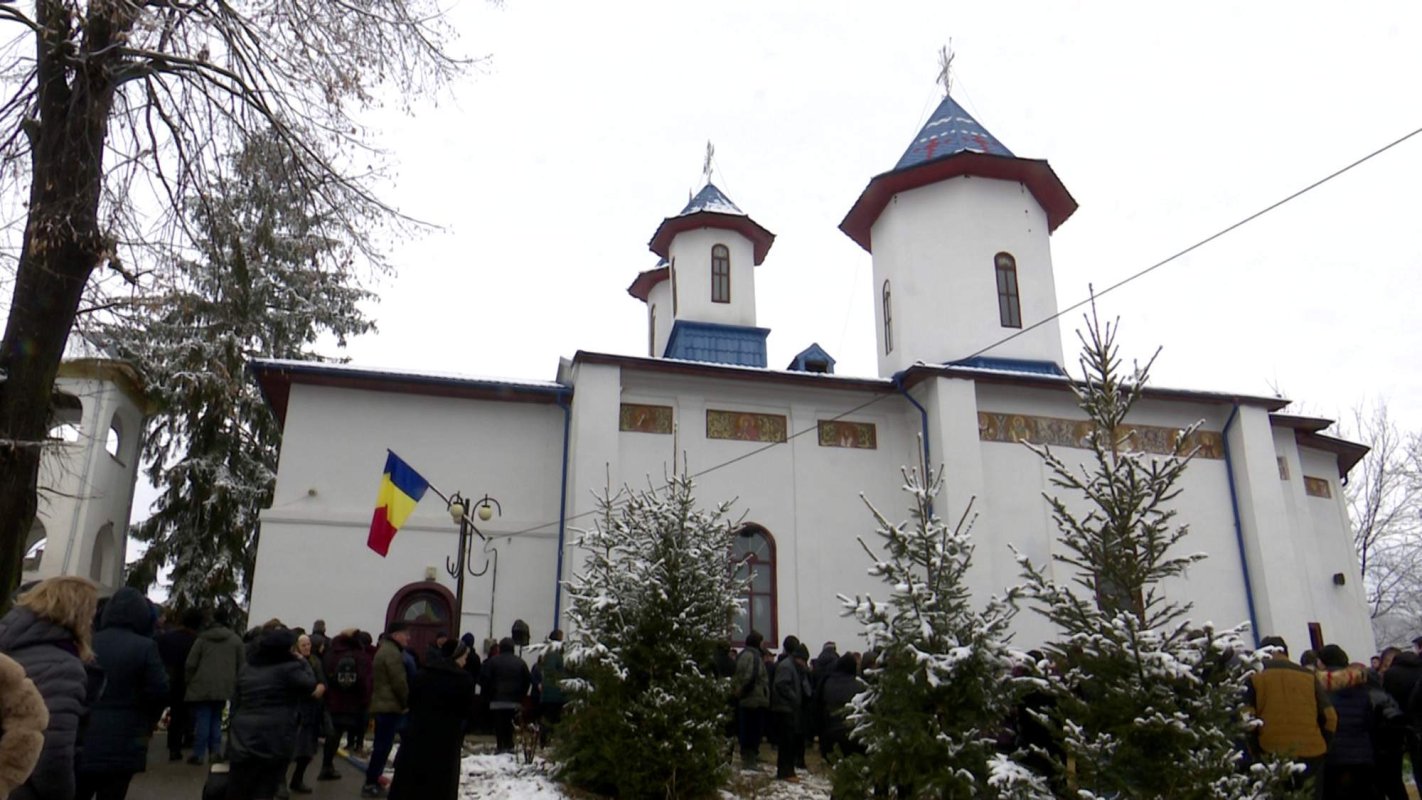 Preotul Vasile Alexandru (1992-2024) - slujitor tânăr, vrednic și harnic al parohiei 284436