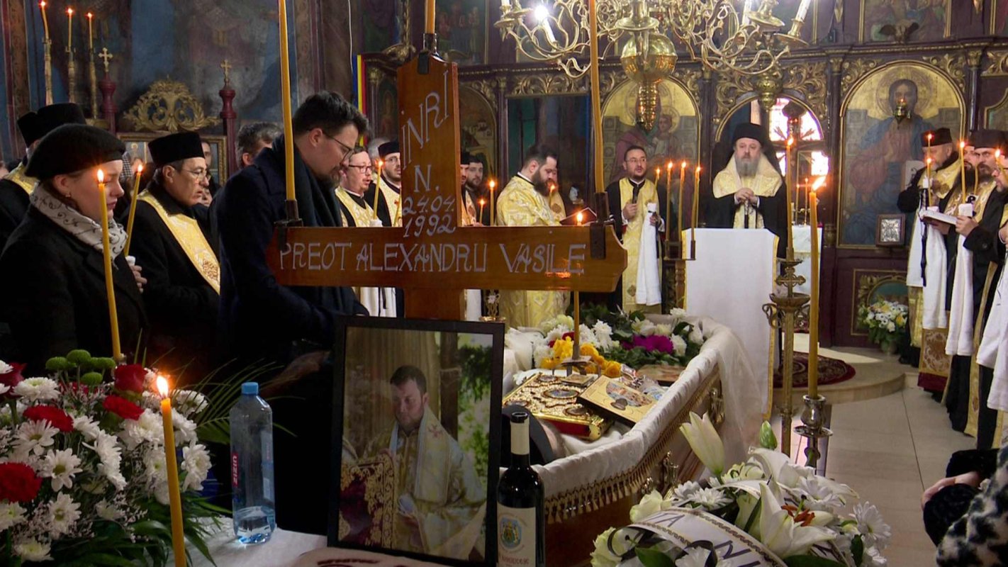 Preotul Vasile Alexandru (1992-2024) - slujitor tânăr, vrednic și harnic al parohiei 284439