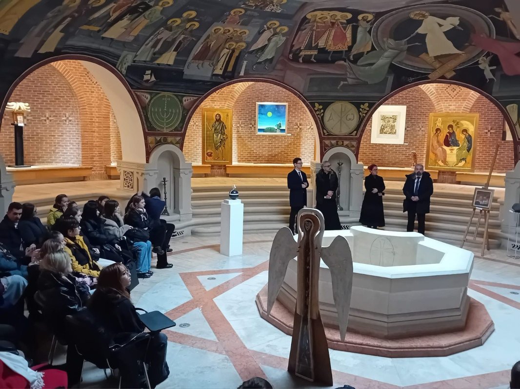 Expoziție de artă vizuală la Muzeul Mitropolitan din Iași 284511