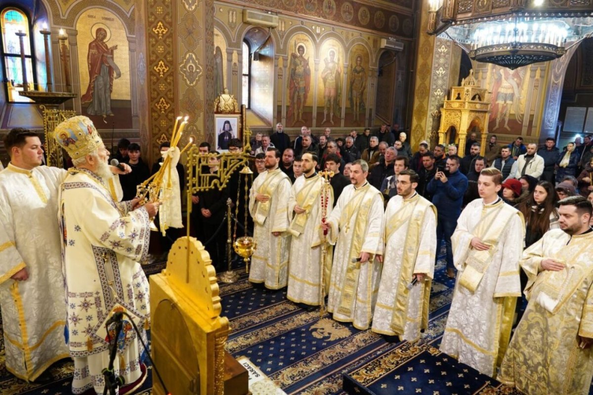 Hirotonie la Catedrala Arhiepiscopală din Târgoviște  284516