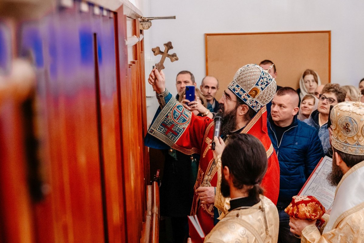 Sfințirea unei noi biserici românești din Spania 284566