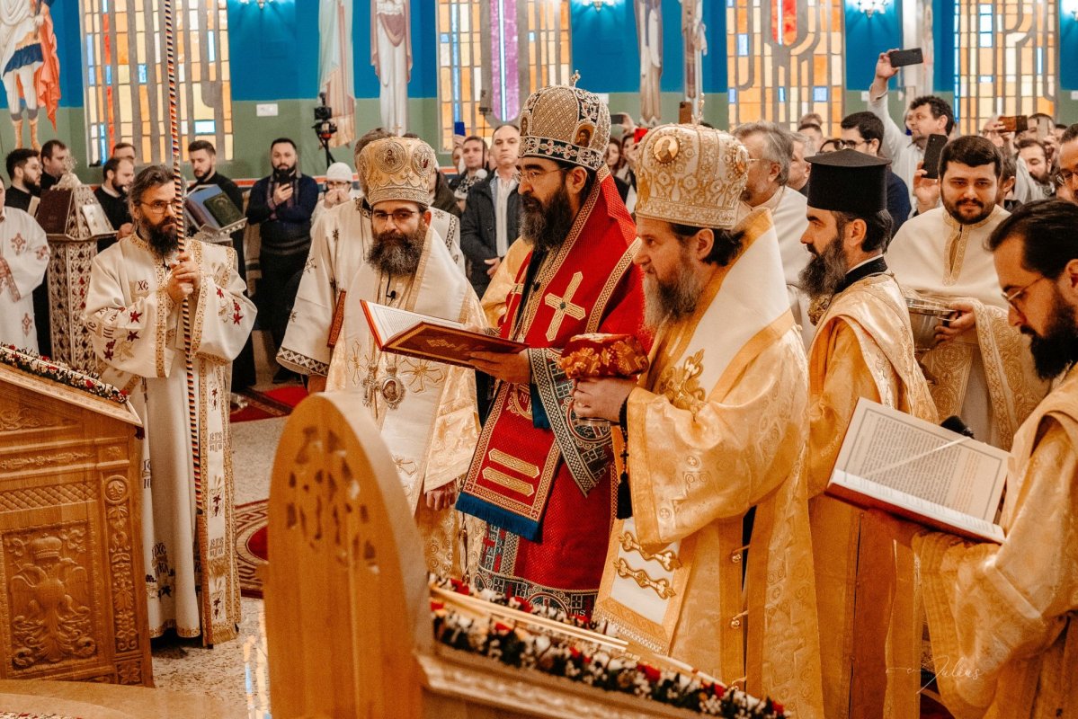 Sfințirea unei noi biserici românești din Spania 284567