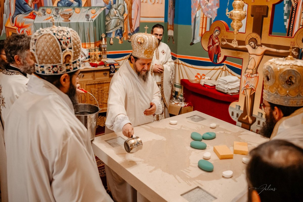 Sfințirea unei noi biserici românești din Spania 284569