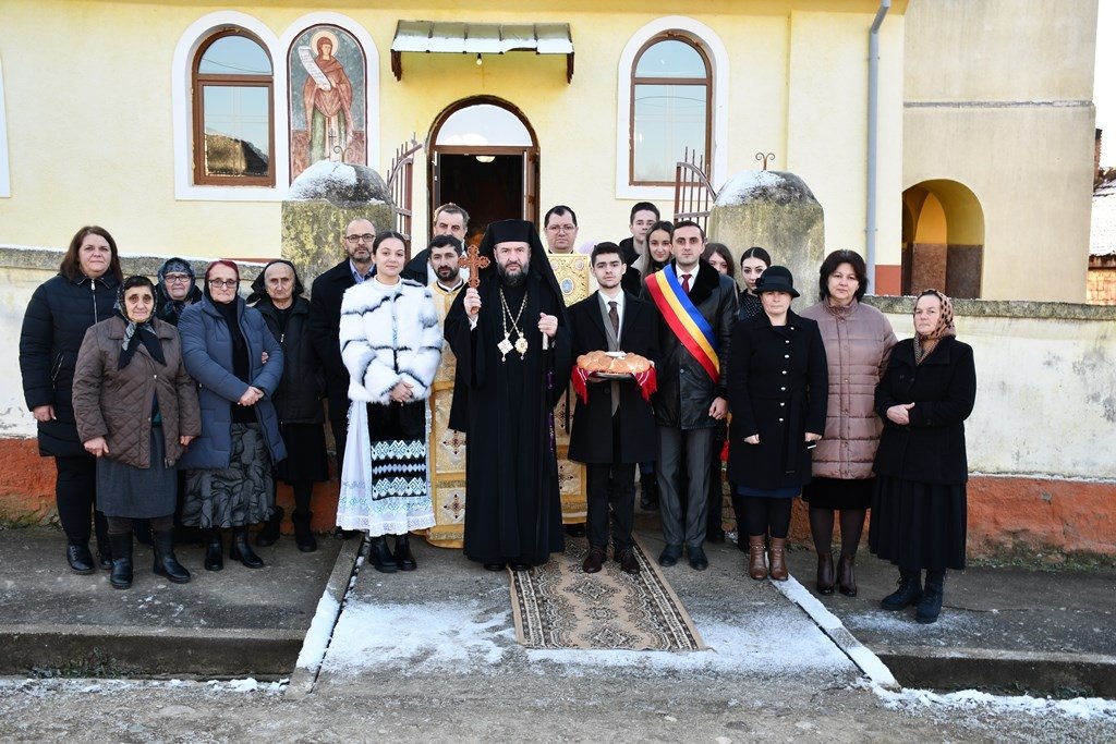 Vizită arhierească într-o comunitate din Caraș-Severin 284518