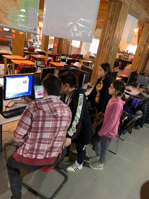 Daruri de la Brașov pentru copiii de la Valea Plopului 284613