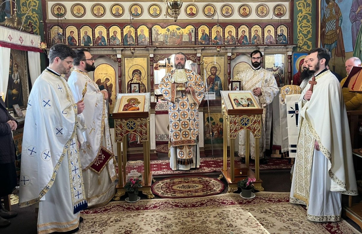 Liturghie arhierească în Parohia Șendreni, Iași 284638