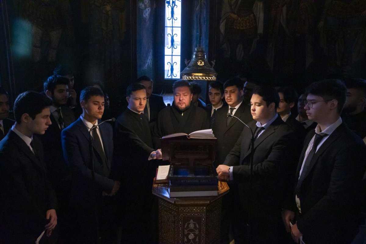 Seminariștii bucureșteni și-au cinstit ocrotitorul 284757