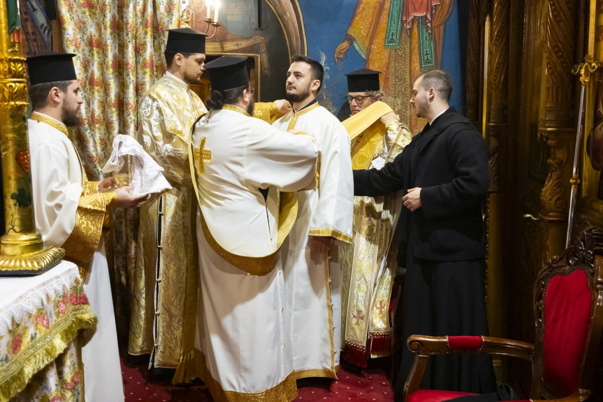 Seminariștii bucureșteni și-au cinstit ocrotitorul 284760