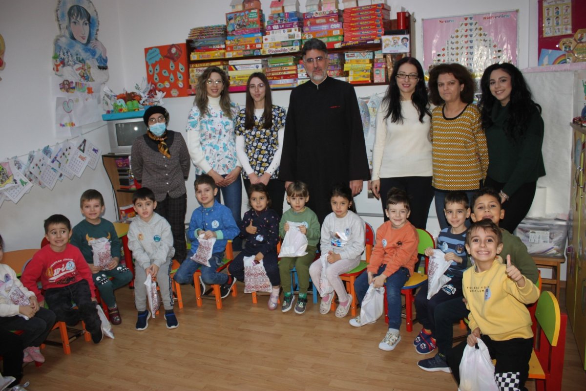 Binecuvântare și filantropie de prăznuirea ocrotitorului la Galați 284907