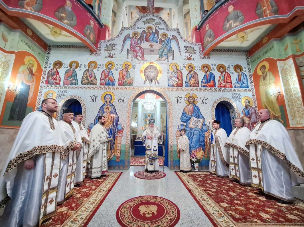 Binecuvântare la Biserica „Sfinţii Apostoli Petru și Pavel” din Cluj‑Napoca 284993