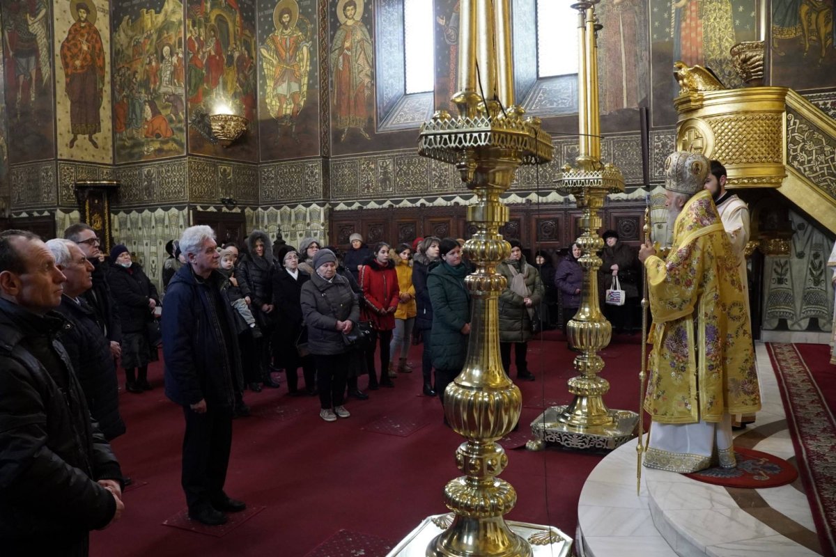 Cinstirea moaștelor a doi ierarhi în Arhiepiscopia Dunării de Jos 285013