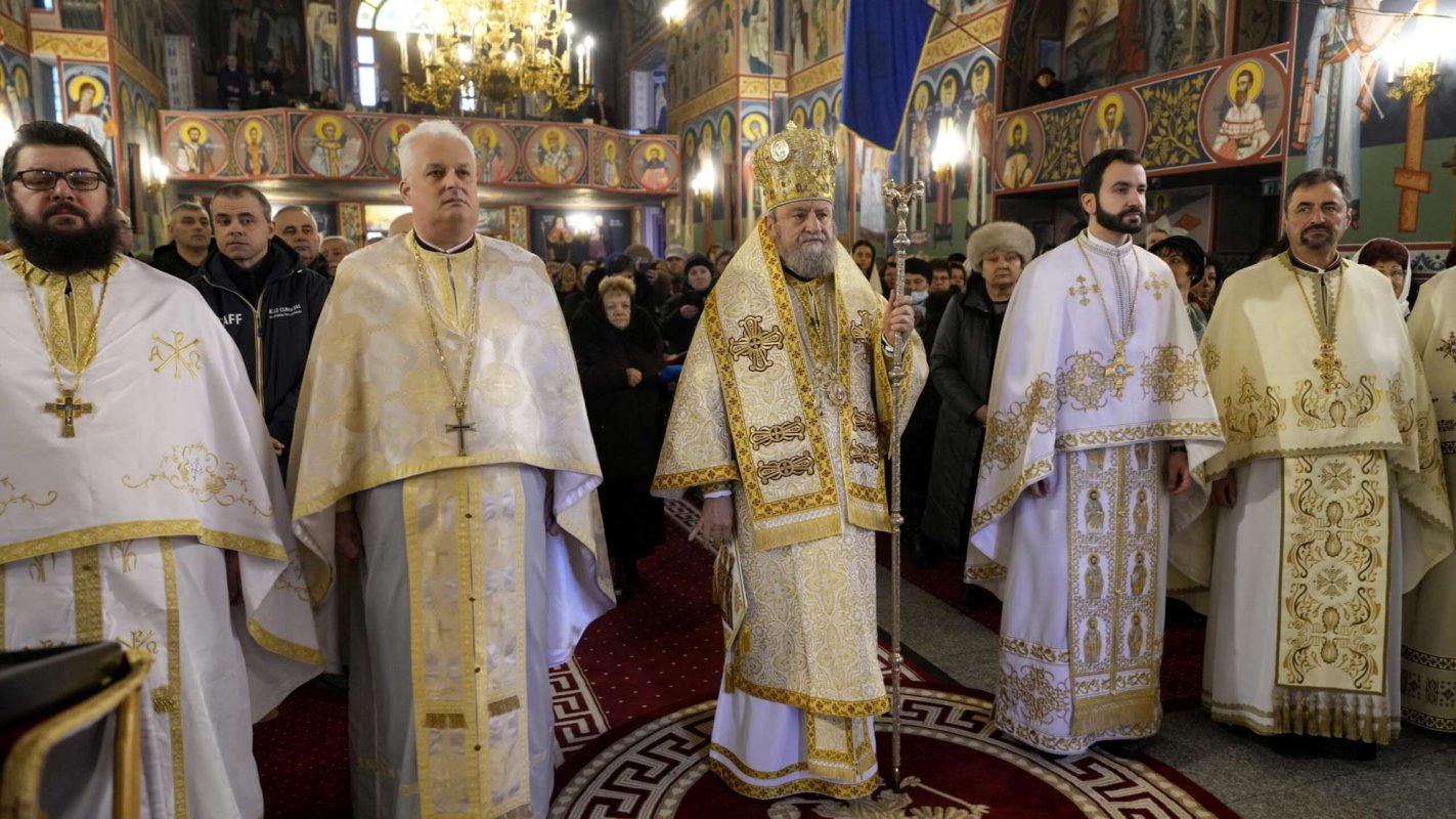 Liturghie arhierească la Biserica „Sfinții Trei Ierarhi” din Brașov 284990