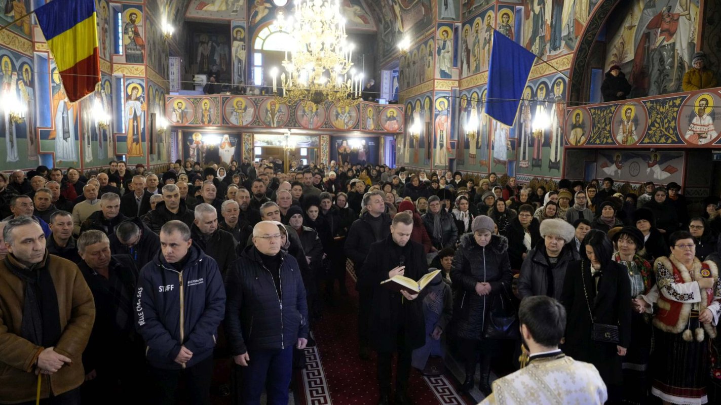 Liturghie arhierească la Biserica „Sfinții Trei Ierarhi” din Brașov 284991