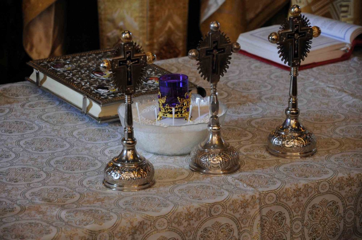 Taina Sfântului Maslu, o exegeză teologică 284956