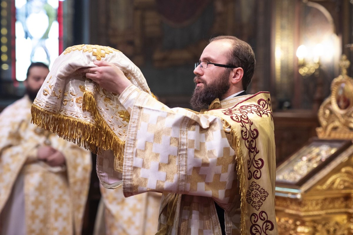 Sfinții Trei Ierarhi cinstiți la Catedrala Patriarhală din București 285106