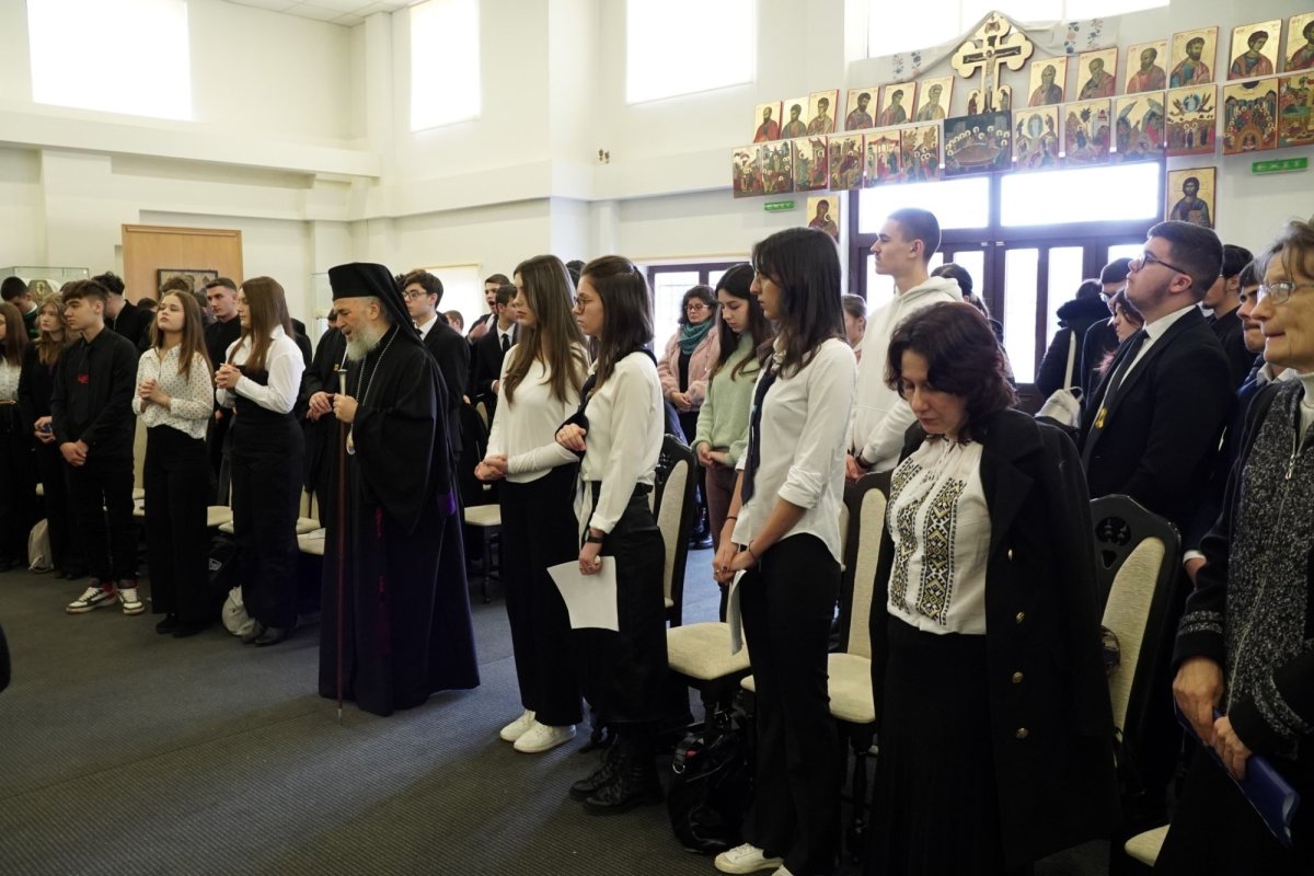 Simpozion interliceal dedicat ocrotitorilor învățământului teologic la Galați 285116