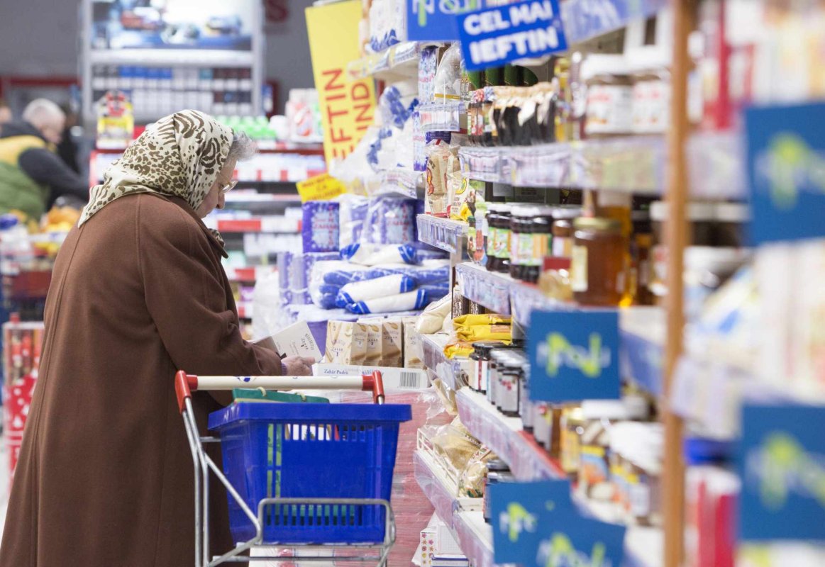 Alimentele de bază vor avea încă două luni adaosuri plafonate 285237