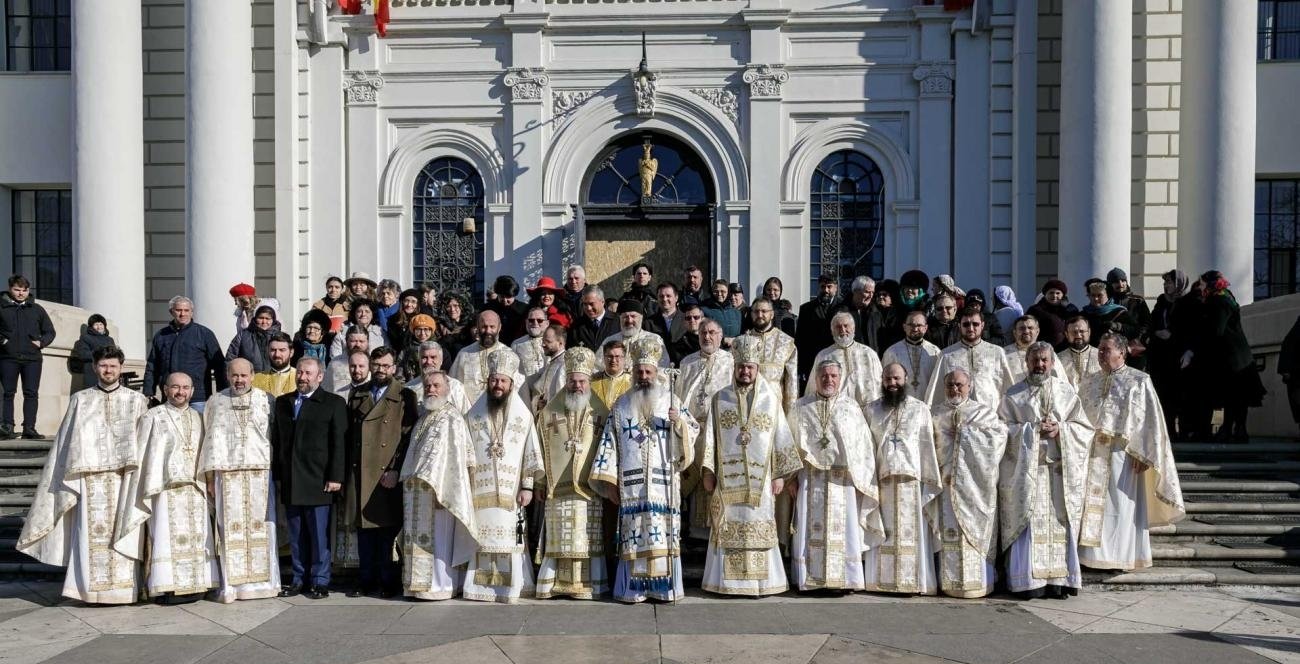 Studenți de pe ambele maluri ale Prutului în rugăciune la Iași 285247