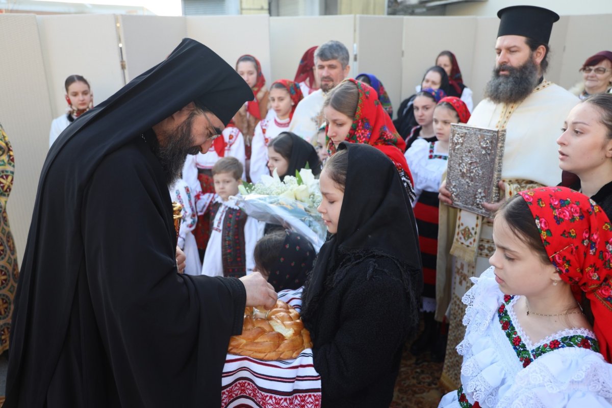 Hramul unei parohii românești din Paris 285421