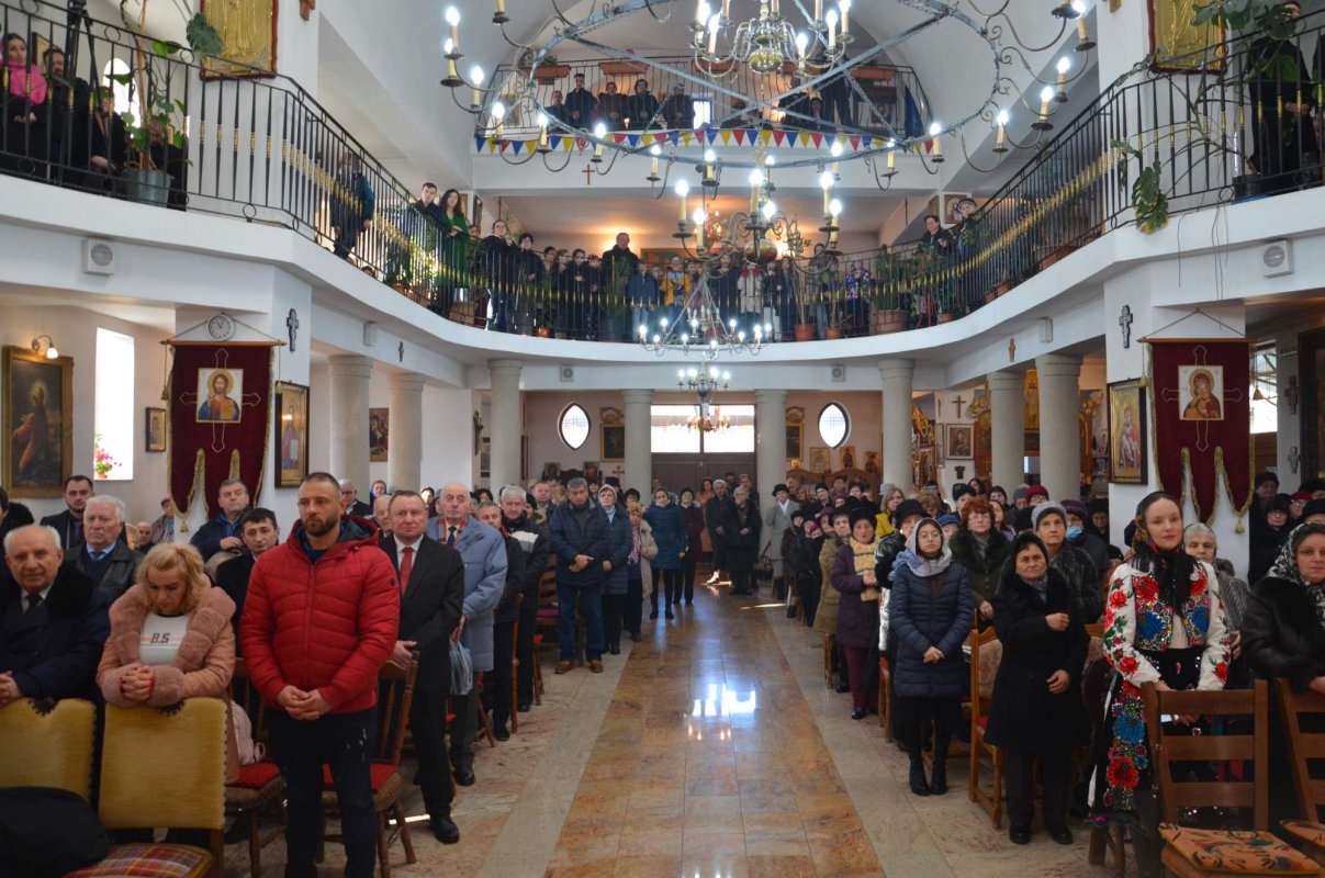 Sfinții ocrotitori ai școlilor teologice serbați în cetatea Oradiei  285357