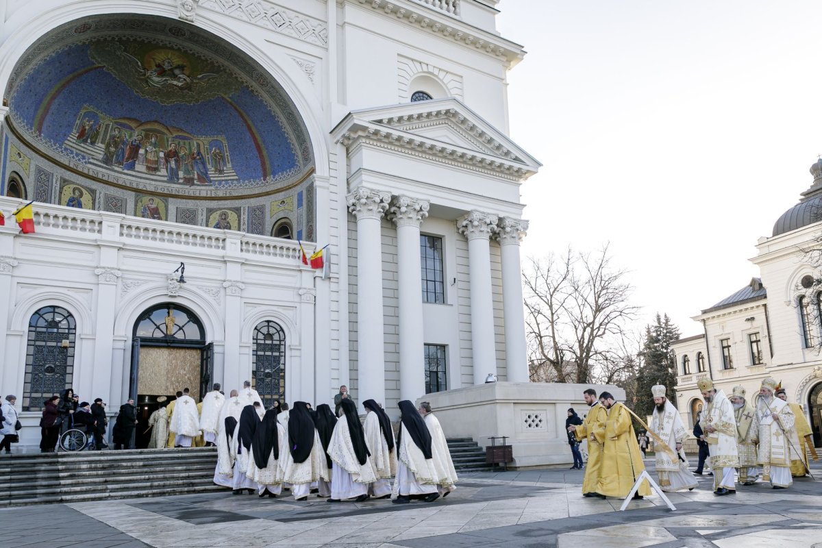 Rugăciune și binecuvântare la hramul istoric al Catedralei Mitropolitane din Iași 285482
